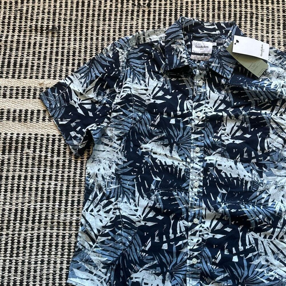 Goodfellow Size Large Blue leaf print button up Hawaiian shirt NWT - Picture 4 of 7